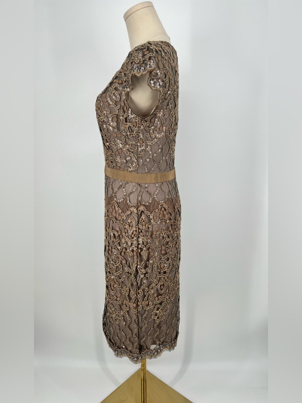 Tadashi Shoji Women's Natural Sequin Lace Body-Con Cocktail Dress | 6 - Picture 4 of 12